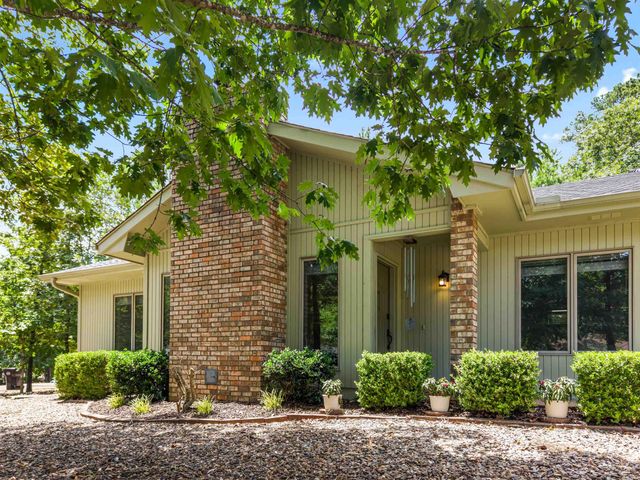 8 Playa Place, Hot Springs Village, AR 71909