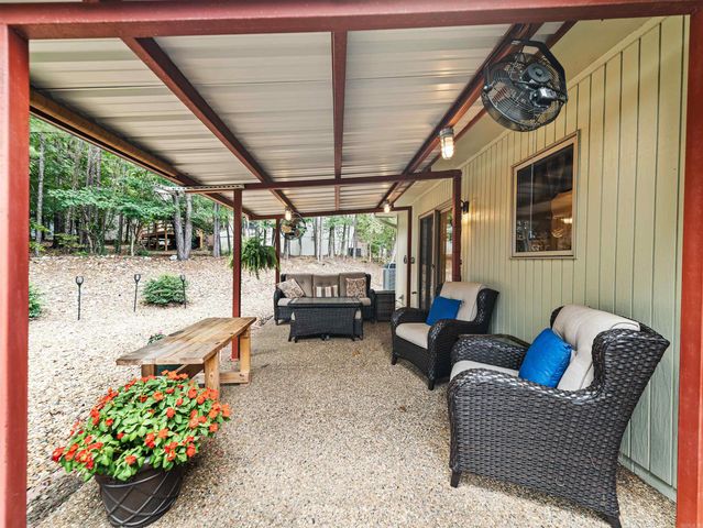 8 Playa Place, Hot Springs Village, AR 71909