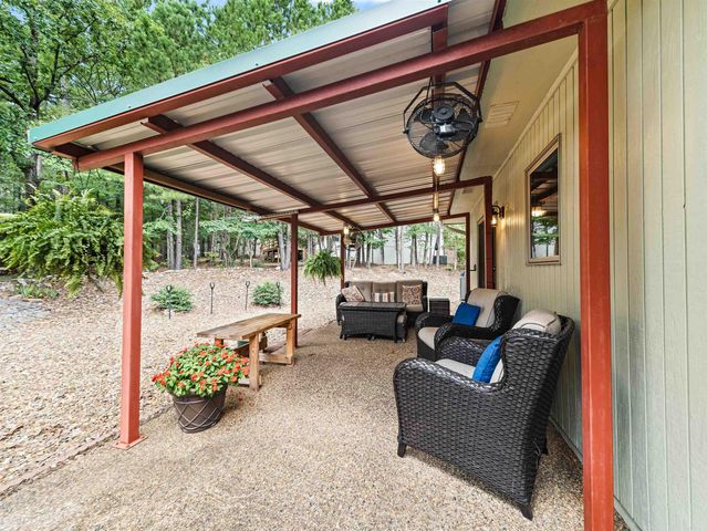 8 Playa Place, Hot Springs Village, AR 71909