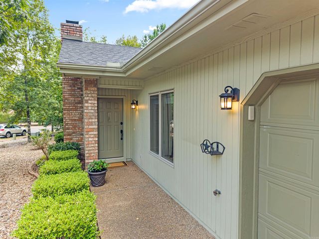 8 Playa Place, Hot Springs Village, AR 71909