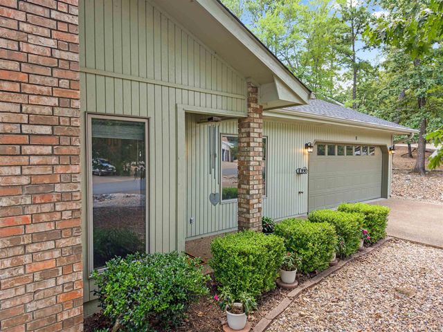 8 Playa Place, Hot Springs Village, AR 71909