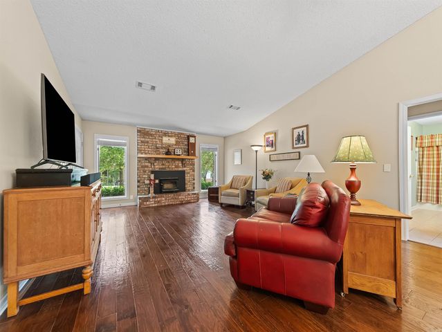 8 Playa Place, Hot Springs Village, AR 71909
