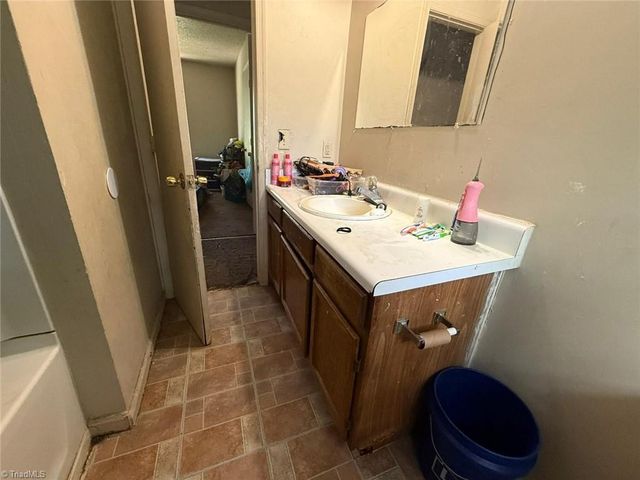 1211 Vance Street, Greensboro, NC 27406