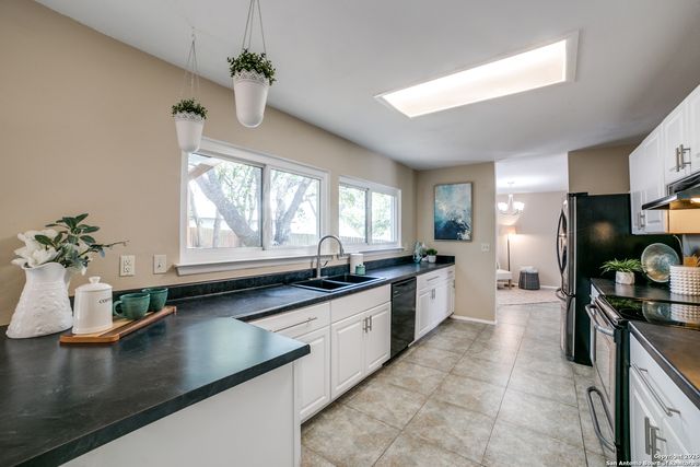 9838 Trendwood, San Antonio, TX 78250