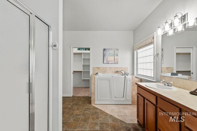 593 E Whitney Ct, Eagle, ID 83616