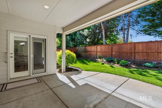 593 E Whitney Ct, Eagle, ID 83616