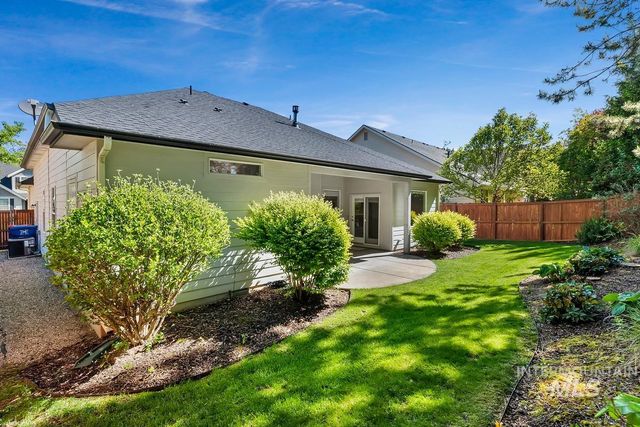 593 E Whitney Ct, Eagle, ID 83616