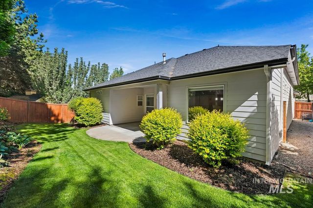 593 E Whitney Ct, Eagle, ID 83616