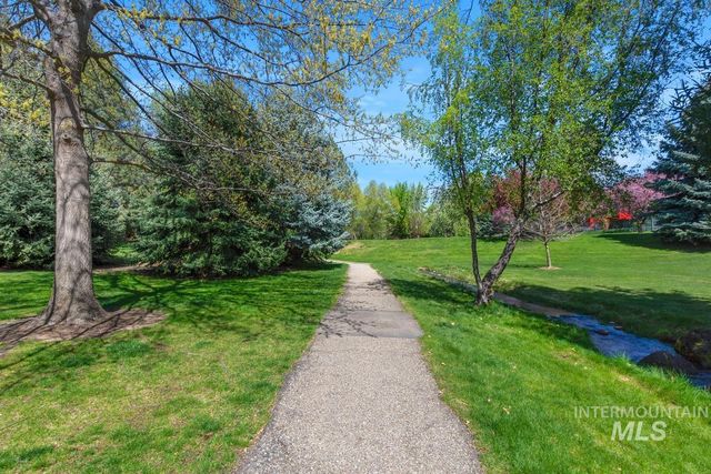593 E Whitney Ct, Eagle, ID 83616