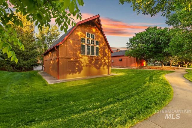 593 E Whitney Ct, Eagle, ID 83616
