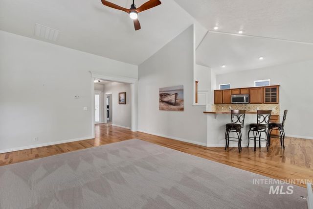 593 E Whitney Ct, Eagle, ID 83616
