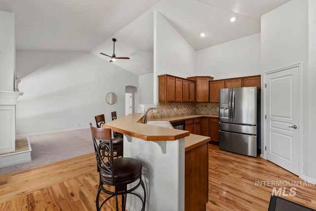593 E Whitney Ct, Eagle, ID 83616