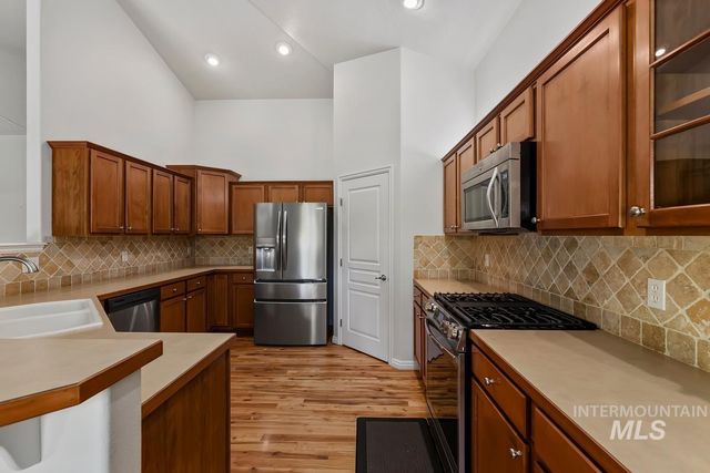 593 E Whitney Ct, Eagle, ID 83616
