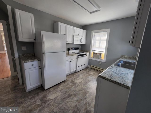 105 GEORGE ST N, Ranson, WV 25438
