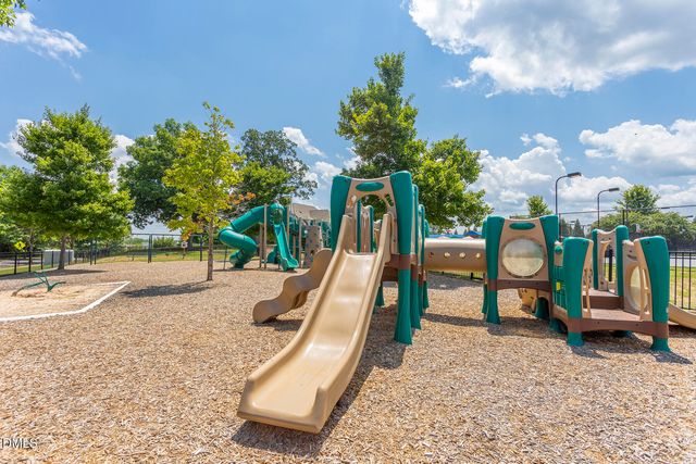 1937 Glenkirk Drive, Burlington, NC 27215