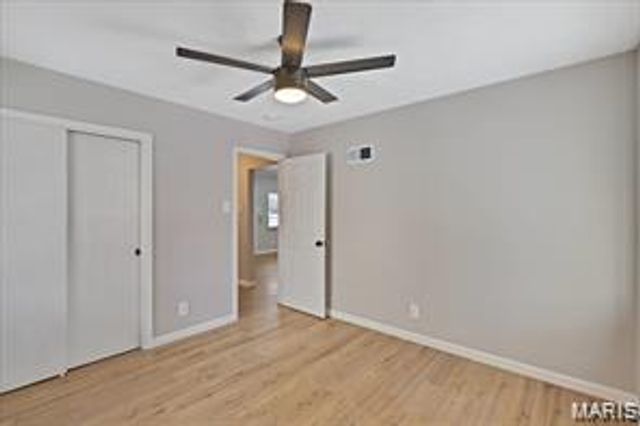 6902 Ira Avenue, St Louis, MO 63121