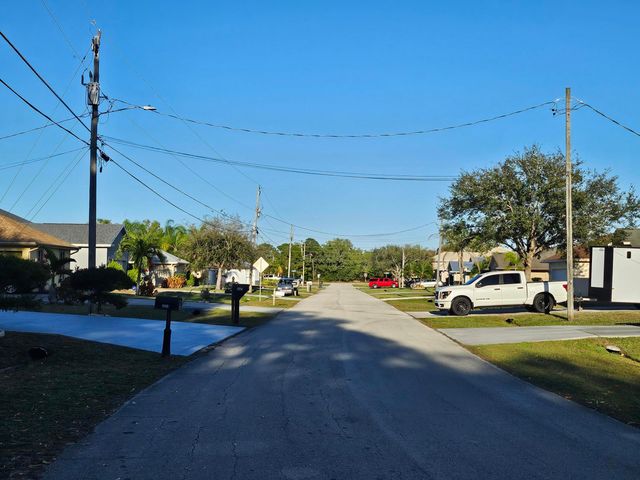 5436 NW Briscoe Drive, Port St. Lucie, Port St Lucie, FL 34986