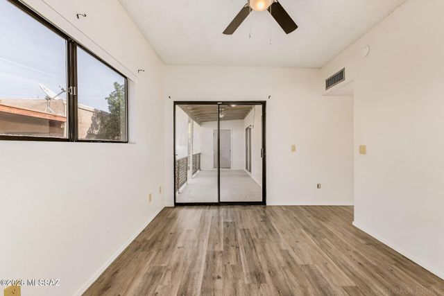 1949 N Swan Rd Unit 27, Tucson, AZ 85712