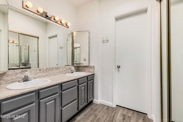 1949 N Swan Rd Unit 27, Tucson, AZ 85712