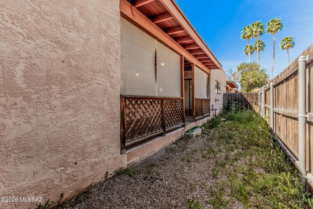 1949 N Swan Rd Unit 27, Tucson, AZ 85712