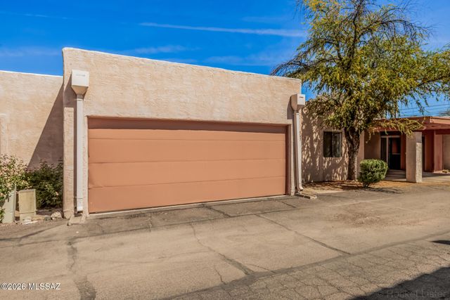 1949 N Swan Rd Unit 27, Tucson, AZ 85712