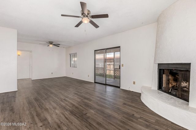 1949 N Swan Rd Unit 27, Tucson, AZ 85712