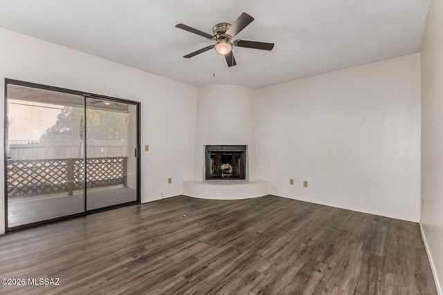 1949 N Swan Rd Unit 27, Tucson, AZ 85712