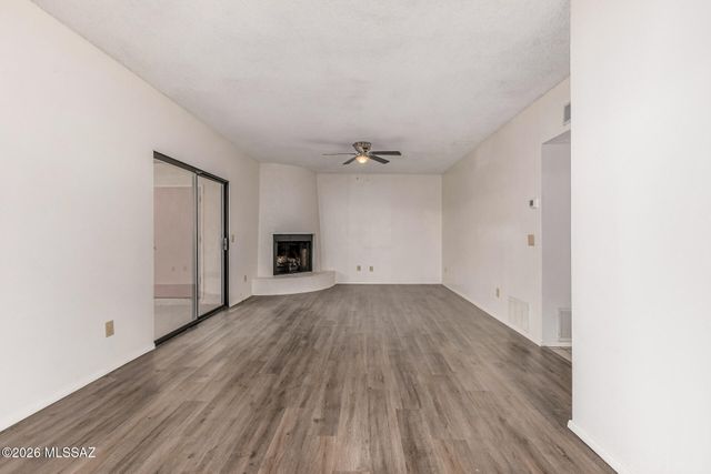 1949 N Swan Rd Unit 27, Tucson, AZ 85712