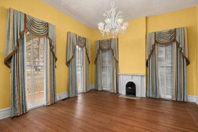 236 Preston Street, Columbus, TX 78934