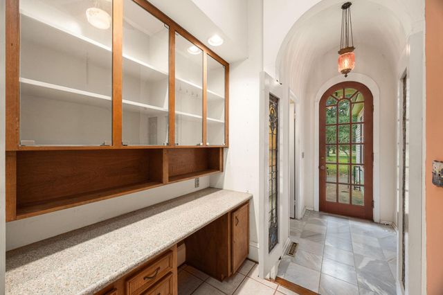 236 Preston Street, Columbus, TX 78934