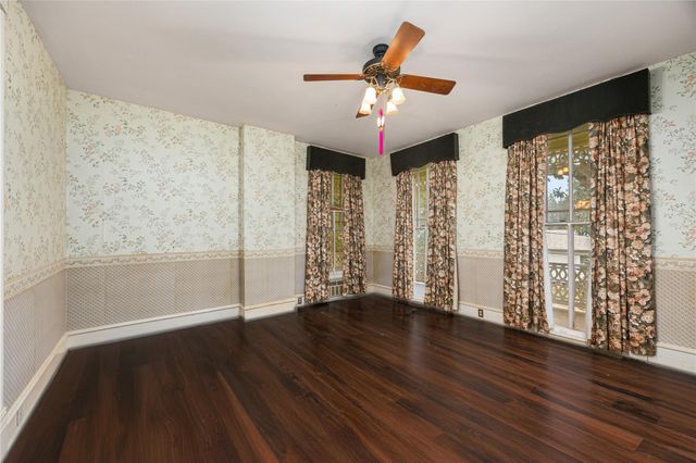 236 Preston Street, Columbus, TX 78934