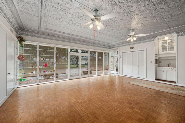 236 Preston Street, Columbus, TX 78934