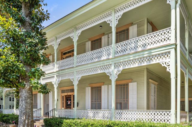 236 Preston Street, Columbus, TX 78934