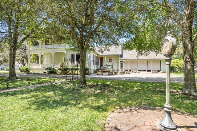 236 Preston Street, Columbus, TX 78934