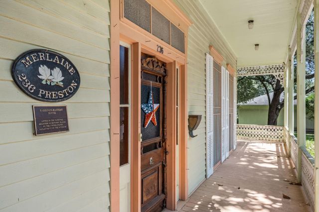 236 Preston Street, Columbus, TX 78934