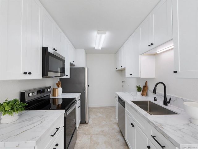 10515 Caminito Rimini, San Diego, CA 92129