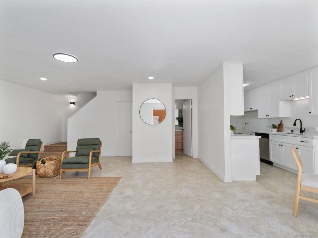 10515 Caminito Rimini, San Diego, CA 92129