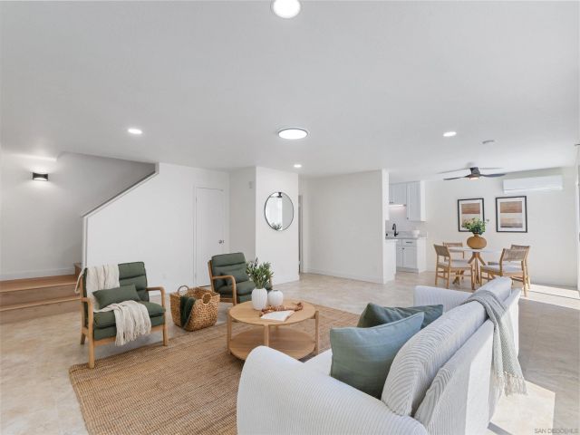 10515 Caminito Rimini, San Diego, CA 92129