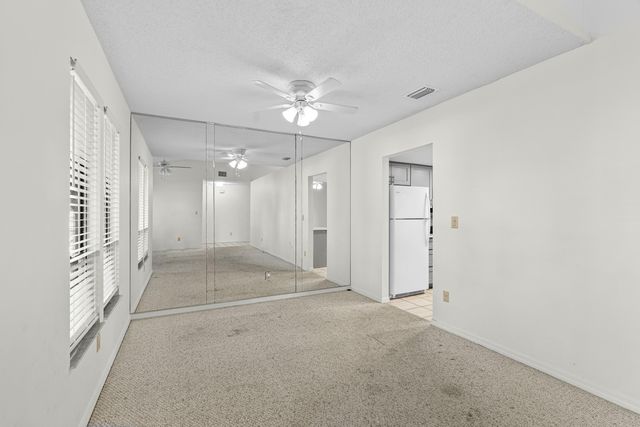 975 4th Lane, Vero Beach, FL 32962