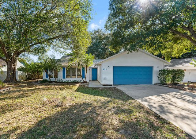 975 4th Lane, Vero Beach, FL 32962