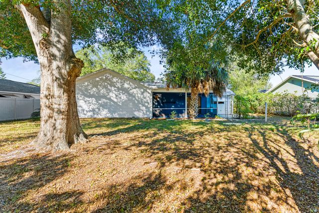 975 4th Lane, Vero Beach, FL 32962