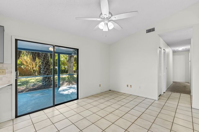 975 4th Lane, Vero Beach, FL 32962