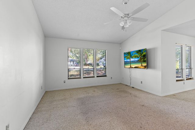 975 4th Lane, Vero Beach, FL 32962