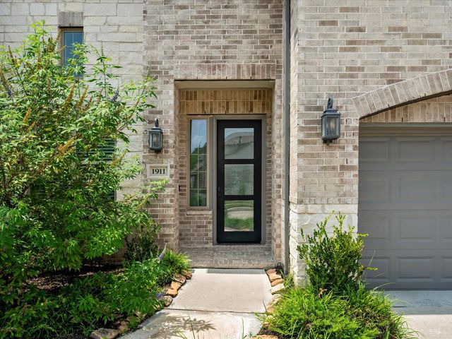 1911 Golden Leaf Drive, Missouri City, TX 77459