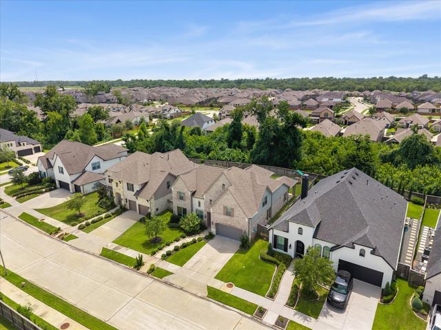 1911 Golden Leaf Drive, Missouri City, TX 77459