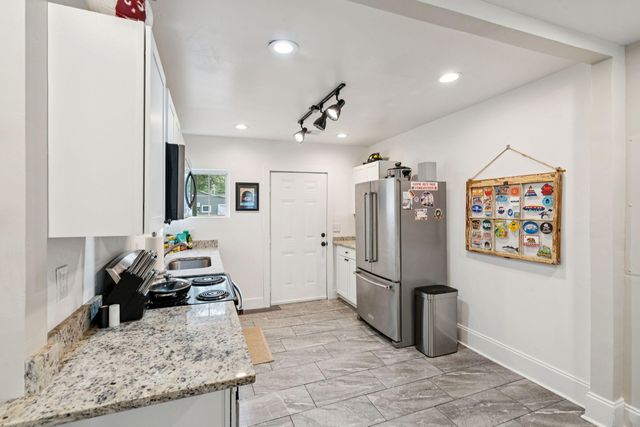 2712 E Surrey, North Charleston, SC 29405