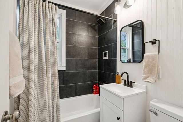 2712 E Surrey, North Charleston, SC 29405