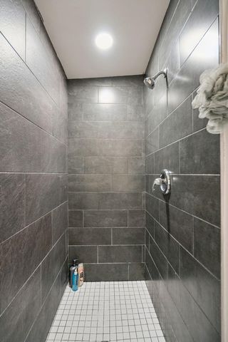 2712 E Surrey, North Charleston, SC 29405