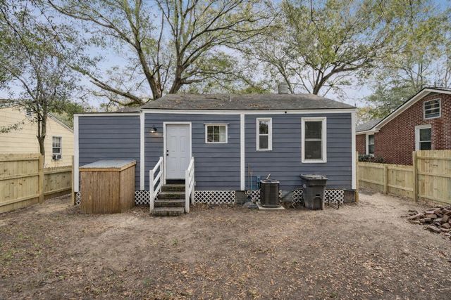 2712 E Surrey, North Charleston, SC 29405