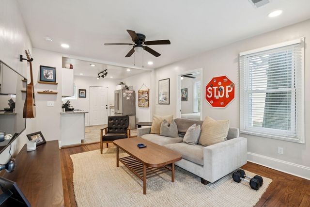 2712 E Surrey, North Charleston, SC 29405